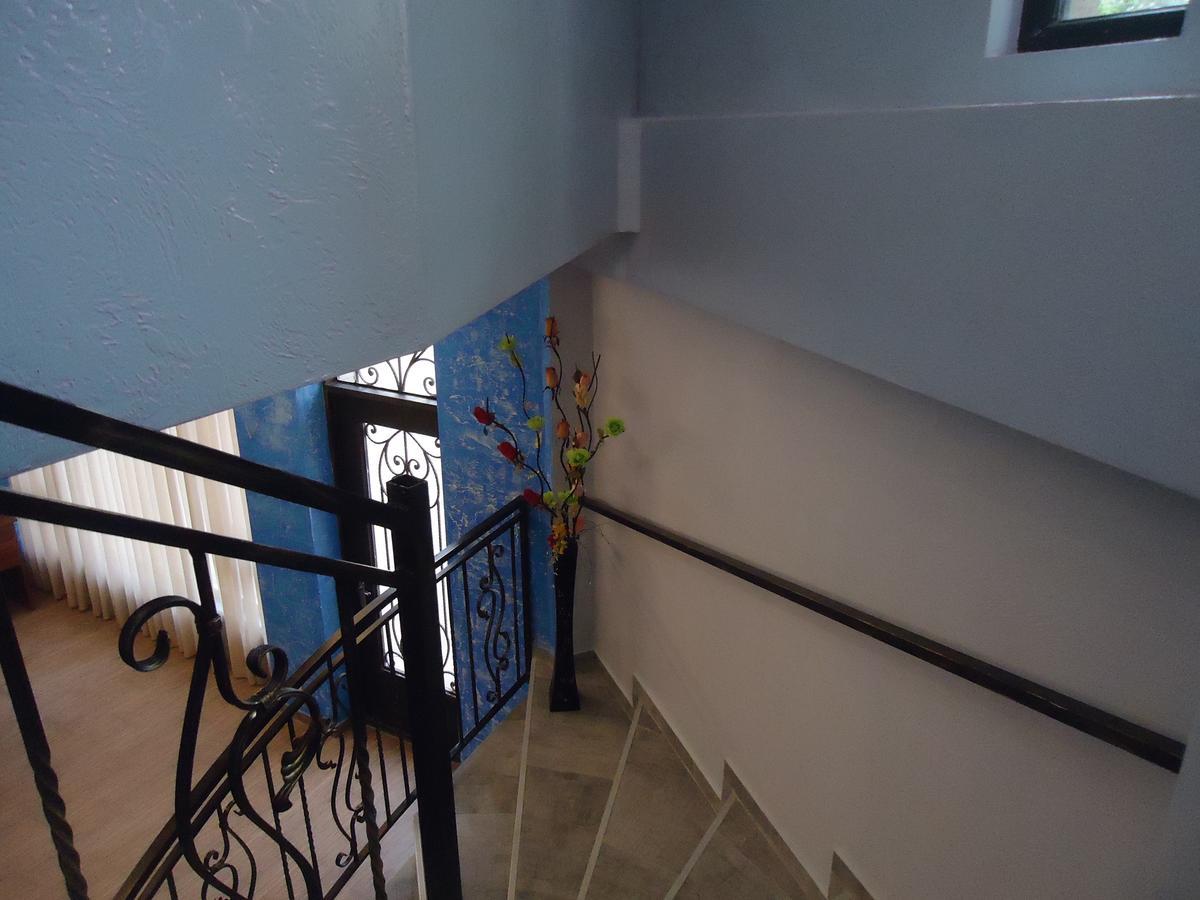 La'Rooms Kutaisi Ngoại thất bức ảnh